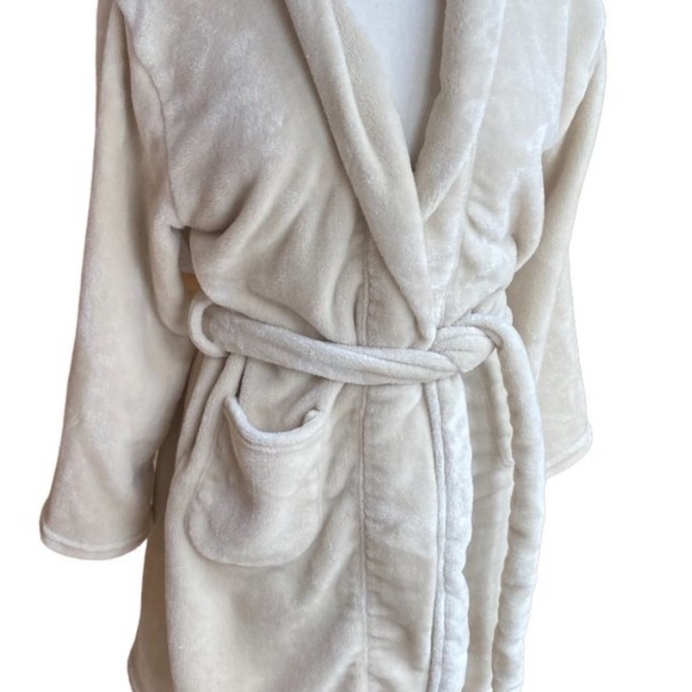 Summer & Rose Cream Plush Robe